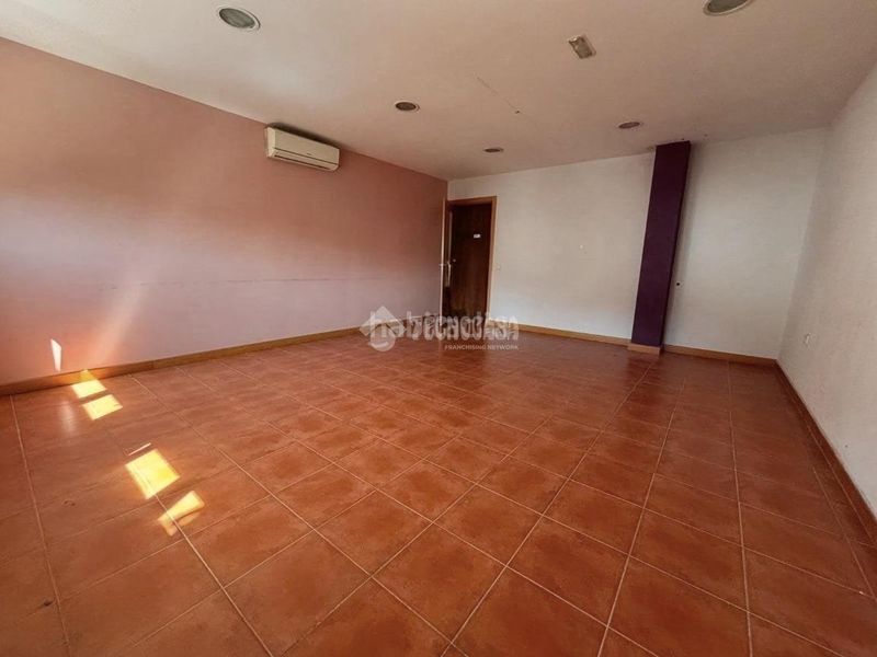 Foto a444661a-27e2-4a77-a0cc-e5caeedeb35a. Local comercial amb calefacció a Centro Colmenar Viejo