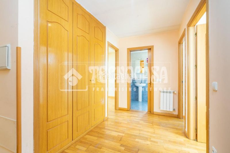 Foto 105c6c0d-9e95-4787-9955-69987ae70849. Pis amb aparcament a El Olivar-La Magdalena Colmenar Viejo