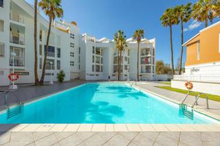 Maison jumelée à Playa del Inglés. Bungalow independiente de 3 dormitorios con terraza y parking fr
