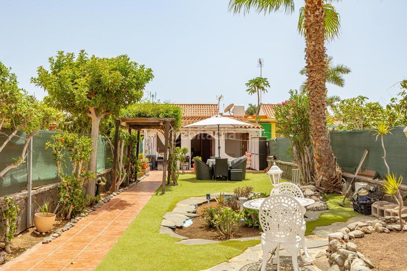 Foto 97449fad-a117-4070-808e-c95fa4771b0a. Casa adosada bungalow de 2 habitaciones con amplia terraza en campo de golf en San Bartolomé de Tirajana