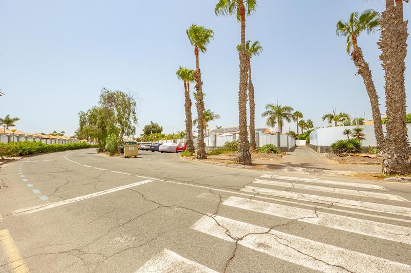 Foto d9ef33dd-3c7b-40bb-9328-9d775b793501. Casa adosada bungalow de 2 habitaciones con amplia terraza en campo de golf en San Bartolomé de Tirajana