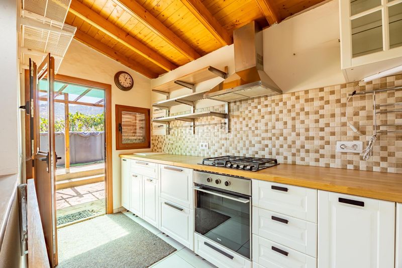 Foto b9512afb-3dce-44a7-a6a4-fc2b8077a78b. Masia amb aparcament piscina a Vega de San Mateo