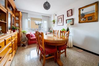 Appartement à Son Serra-Sa Vileta. Amplio y luminoso piso en palma  zona vileta