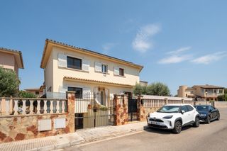 Xalet a Pont D´Inca. Oportunidad familiasunifamiliar bañado por el sol haciendo esqui