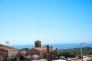 Casa  Carrer del rector vives. Villa de lujo con vistas al mar en génova