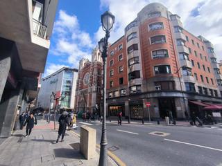 Appartement en Alameda de urquijo 9. Piso en venta en abando  moyua, 12 dormitorios.