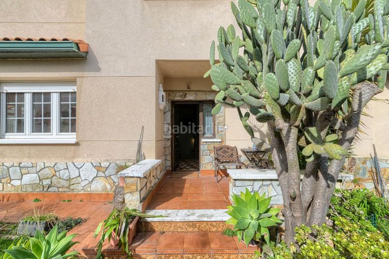 Foto b3fa1e6d-e9d3-4ed6-8750-bf666c12cd92. Reihenhaus in belatza 51 in santa maría de Getxo Getxo