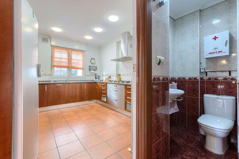 Foto f998c3bb-646a-4078-8f3e-09ef058bb0fb. Reihenhaus in belatza 51 in santa maría de Getxo Getxo