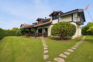 Xalet en Landeta 50. Chalet en venta en lemoiz, 3 dormitorios.