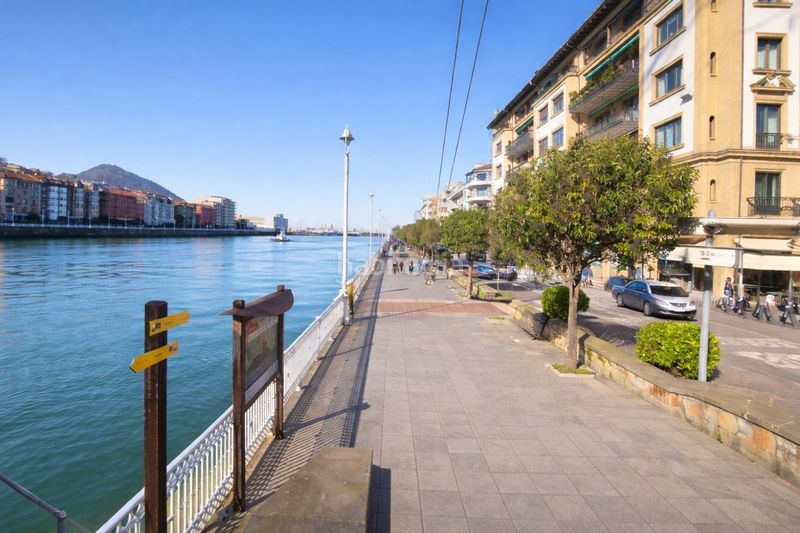 Foto 5e212c21-03d7-49c4-9e9d-d15dd9681767. Pis a del puente 8 a Las Arenas Getxo