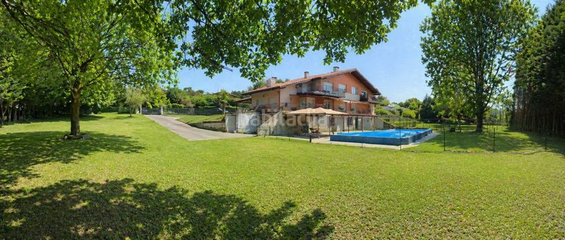 Foto 44024a09-dd6c-43a3-bfcd-09efef663418. Casa a schiera in barrio garaioltza 18 in Lezama