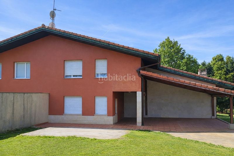 Foto 555c4fe9-acf8-4bd7-8bc4-a75ff50e77b3. Casa a schiera in barrio garaioltza 18 in Lezama