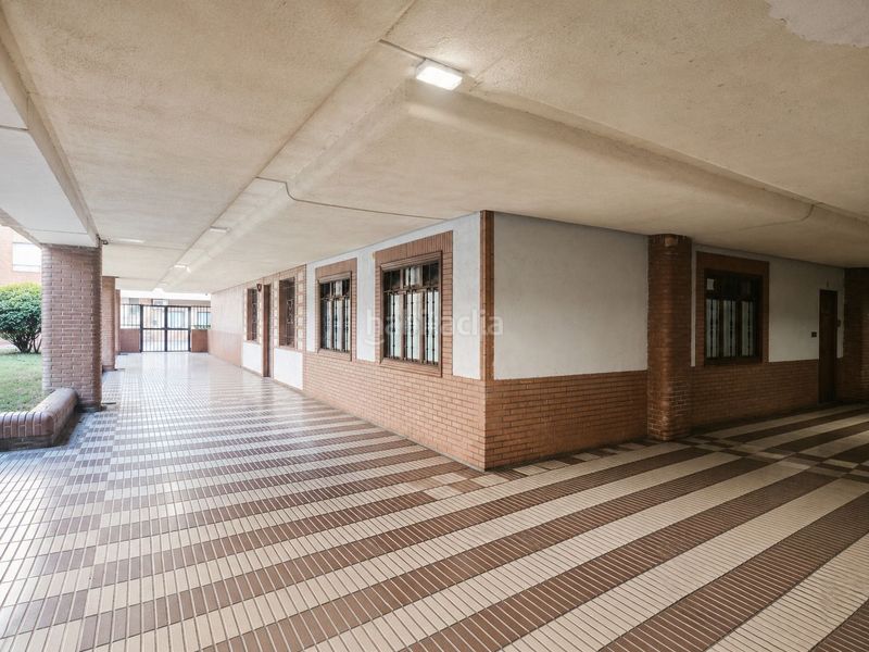 Foto f494ad6c-9223-4b42-be7a-cf64f71ce3e6. Local comercial a Las Arenas Getxo