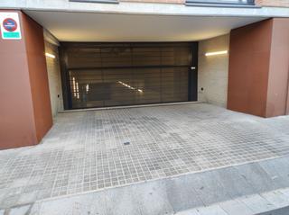 Aparcament cotxe a Carrer de calassanç duran 83