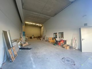 Miete Fabrikhalle in Carrer poligon ind. les fallulles 42. Nave industrial acondicionada en alquiler, pol. ind. les fallull
