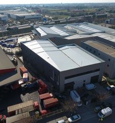 Miete Fabrikhalle  Carrer de la màquina. Nave industrial en alquiler — gavà