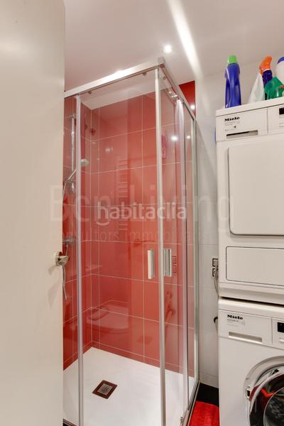 Foto 195c7fd1-d7c9-46e0-a3bf-992d46d3ff34. Etagenwohnung mit heizung in El Poble Sec - Parc de Montjuïc Barcelona