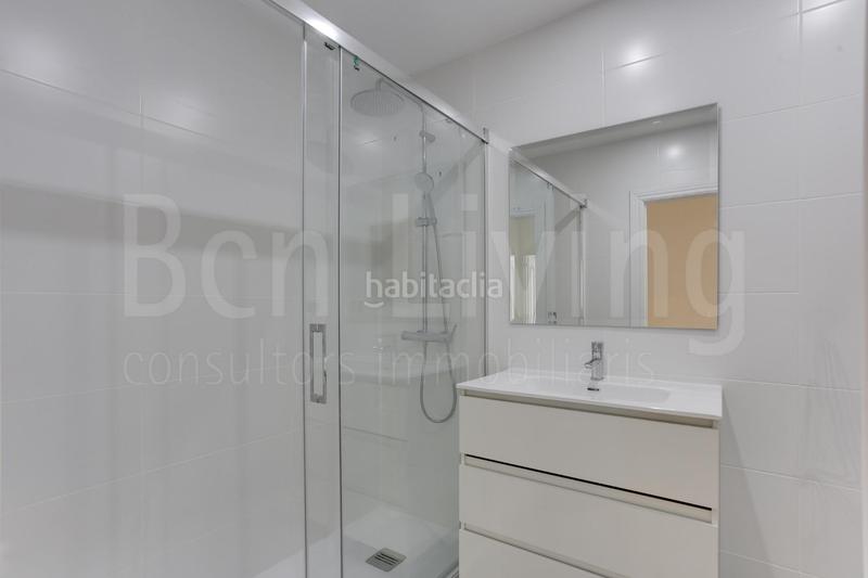 Foto b37ce02a-ebc6-4a40-9921-a6d3717e2d6d. Location appartement dans carrer de folgueroles 48 dans Barcelona