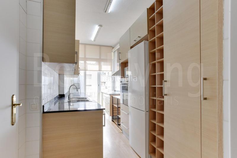 Foto f23b0fe6-1a1d-45d0-8657-6454ebc09801. Location appartement dans carrer de folgueroles 48 dans Barcelona