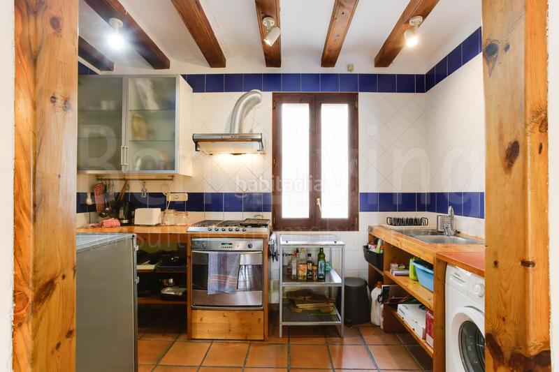 Foto f2bae1aa-9c3a-4ff3-bb8c-fa3f0341344f. Miete etagenwohnung in carrer de la lleona 6 in Gòtic Barcelona