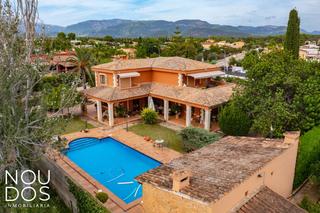 Casa in Es Garrovers. Chalet con piscina en es garrovers.