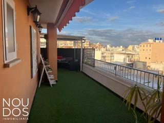 Attique dans Foners. tico con 4 habitaciones y terraza de 57 metros en foners.