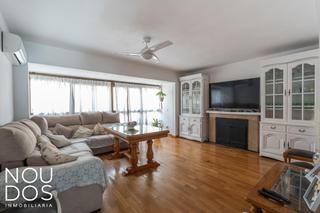 Pis a Foners. Amplio y luminoso piso en foners