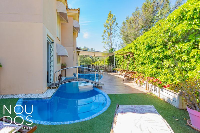 Foto f1a9a64d-ba66-44a4-8666-1fe58d2e8948. Casa adossada amb calefacció aparcament piscina a Palma de Mallorca