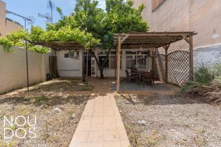 Planta baixa a Es Portixol-Es Molinar. Planta baja en portixolmolinar con 130m2 de jard�n privado