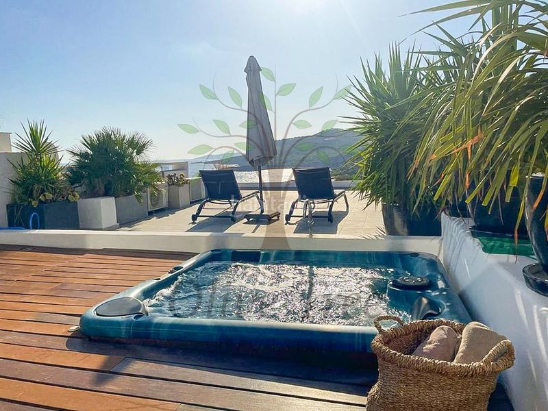 Foto 4b83a592-e5cb-45c6-8ee2-83d97f99c1d6. Affitto duplex con parcheggio in Roca Llisa Santa Eulària