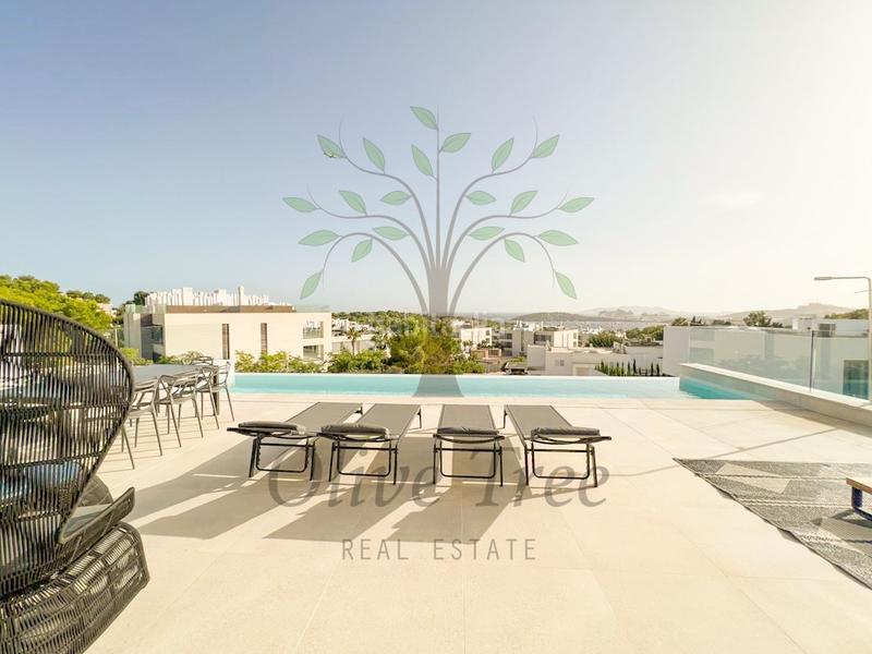Foto da26059f-63bb-4666-8ac4-f7bcc4bc9a47. Alquiler casa exclusiva villa moderna en alquiler en can pep simó, ibiza en Santa Eulària