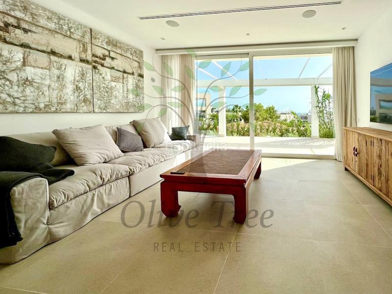 Foto 59b1a54e-1467-4f75-837d-09df74123e1f. Location maison avec parking dans Cap Martinet Santa Eulària