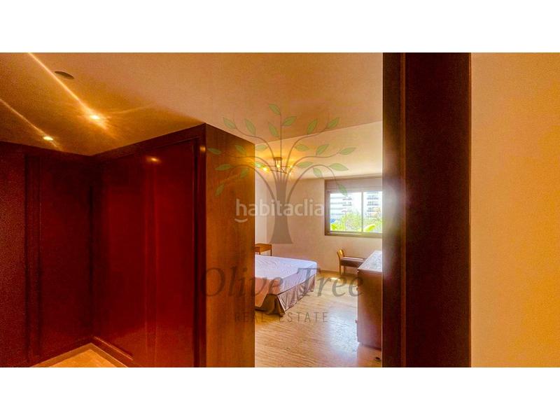 Foto 5edfe6f2-27cb-491e-ba26-57f5ecc2c296. Location appartement avec piscine dans Marina Botafoc-Talamanca Ibiza