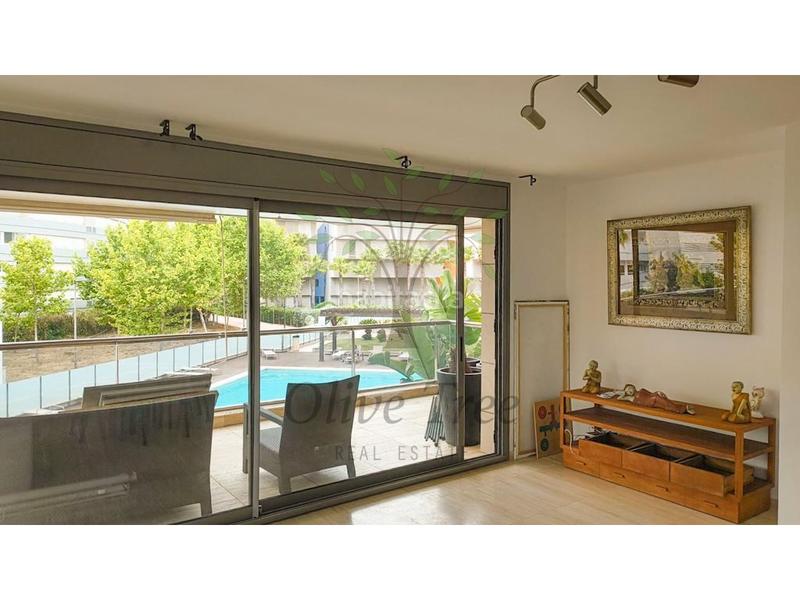 Foto 31a797c8-ba0f-498c-80d0-27272ae3a1f6. Miete appartement mit pool in Marina Botafoc-Talamanca Ibiza