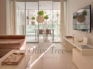 Miete Appartement  Carrer historiador joan mari caradona. Apartamento en patio blanco en alquiler de larga temporada