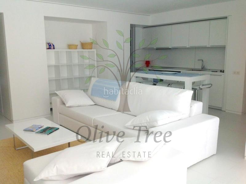 Foto 34a65277-7807-4983-85dc-429ed0cc96e1. Lloguer apartament amb aparcament piscina a Marina Botafoc-Talamanca Ibiza