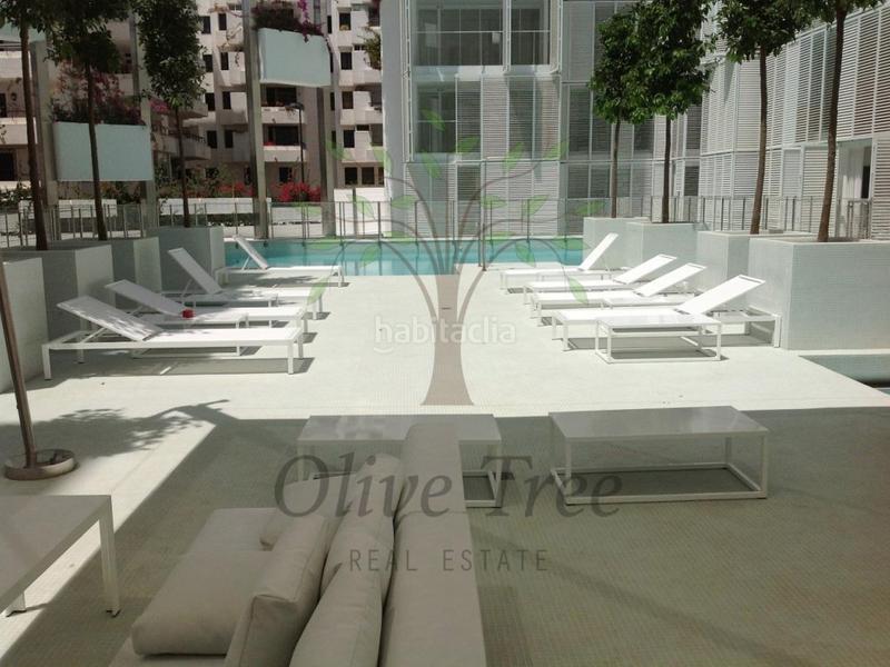 Foto 4264879e-ffdd-4fa1-b680-546cd0f53dfe. Lloguer apartament amb aparcament piscina a Marina Botafoc-Talamanca Ibiza