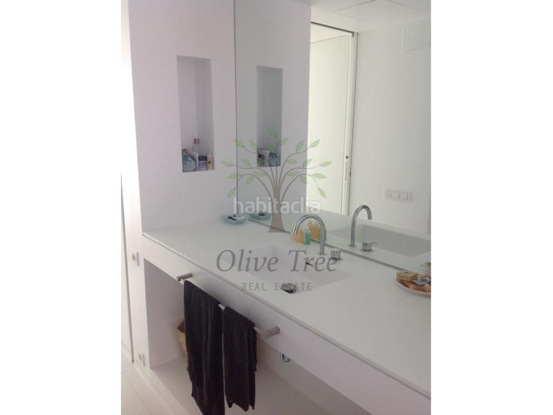 Foto 5e238e60-568d-40e8-abf6-a9a4d21e3f5a. Lloguer apartament amb aparcament piscina a Marina Botafoc-Talamanca Ibiza