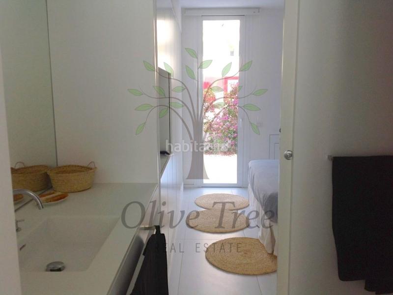 Foto f57029fc-6f6a-4554-84e3-e52a7ef849c1. Lloguer apartament amb aparcament piscina a Marina Botafoc-Talamanca Ibiza