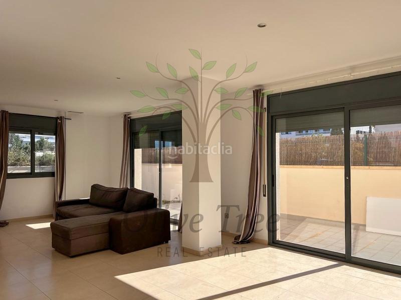 Foto 06de02cc-6fbb-47de-aa5f-a9eddd9a5f8d. Location rez-de-chaussée avec piscine dans Ses Figueretes - Platja d'en Bossa - Cas Serres Ibiza