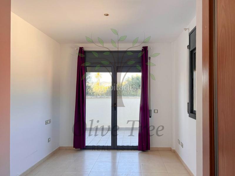 Foto 320b51d8-aa27-4cbe-9d4d-a97cc5f9988b. Location rez-de-chaussée avec piscine dans Ses Figueretes - Platja d'en Bossa - Cas Serres Ibiza