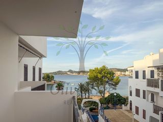 Apartament  Carrer des caló. Venta de luminoso apartamento con vistas al mar y a la bahía de