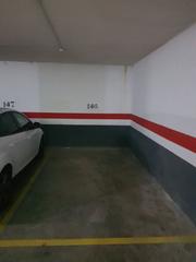 Aparcament cotxe a Quart de Poblet. Plaza de garaje situada en la urbanización de la gran manzana de