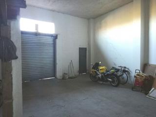 Local Comercial a Quart de Poblet. Local en venta con vado, se encuentra situado en la zona del col