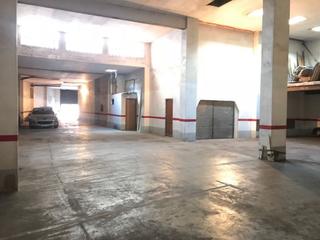 Local Comercial en Quart de Poblet. Local de 286 m2 con altillo de 15m2 en zona jess morante borras