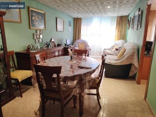 Etagenwohnung en El Carmen. Amplio piso con terraza y ascensor en zona del barrio del carmen
