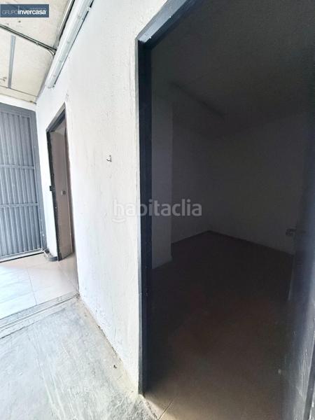 Foto a0eac7c8-c34c-44a3-b69c-31d12845f368. Rent business premise in Quart de Poblet
