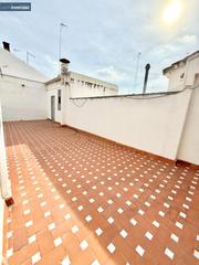 Appartement à Quart de Poblet. 1 piso de casa urbana,  con terraza, en un edificio histórico, d