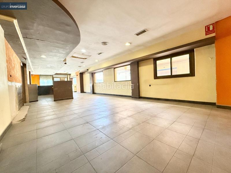 Foto 3b8977a1-0e43-407b-a3fe-b234667227e5. Alquiler local comercial  esquinero en zona revendo jose palacios parque moli animeta en Quart de Poblet