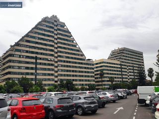 Lloguer Local Comercial a La Punta. Espacioso local de 347m2 en semisótano situado en zona ciutat de